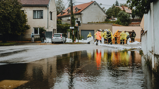 Why Flood Zones and Old Roofs Are Causing Lending Headaches in California