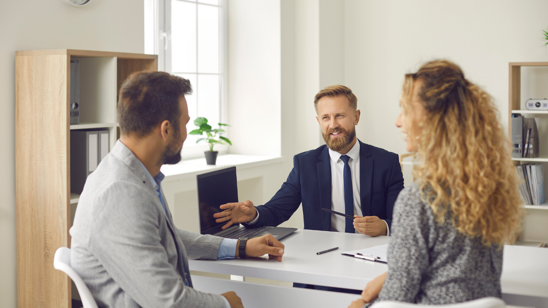 Bank vs. Mortgage Broker: What Homebuyers Need to Know Before They Commit