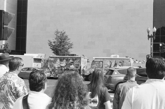 Can a Food Truck Operate at a Farmers Market in California?